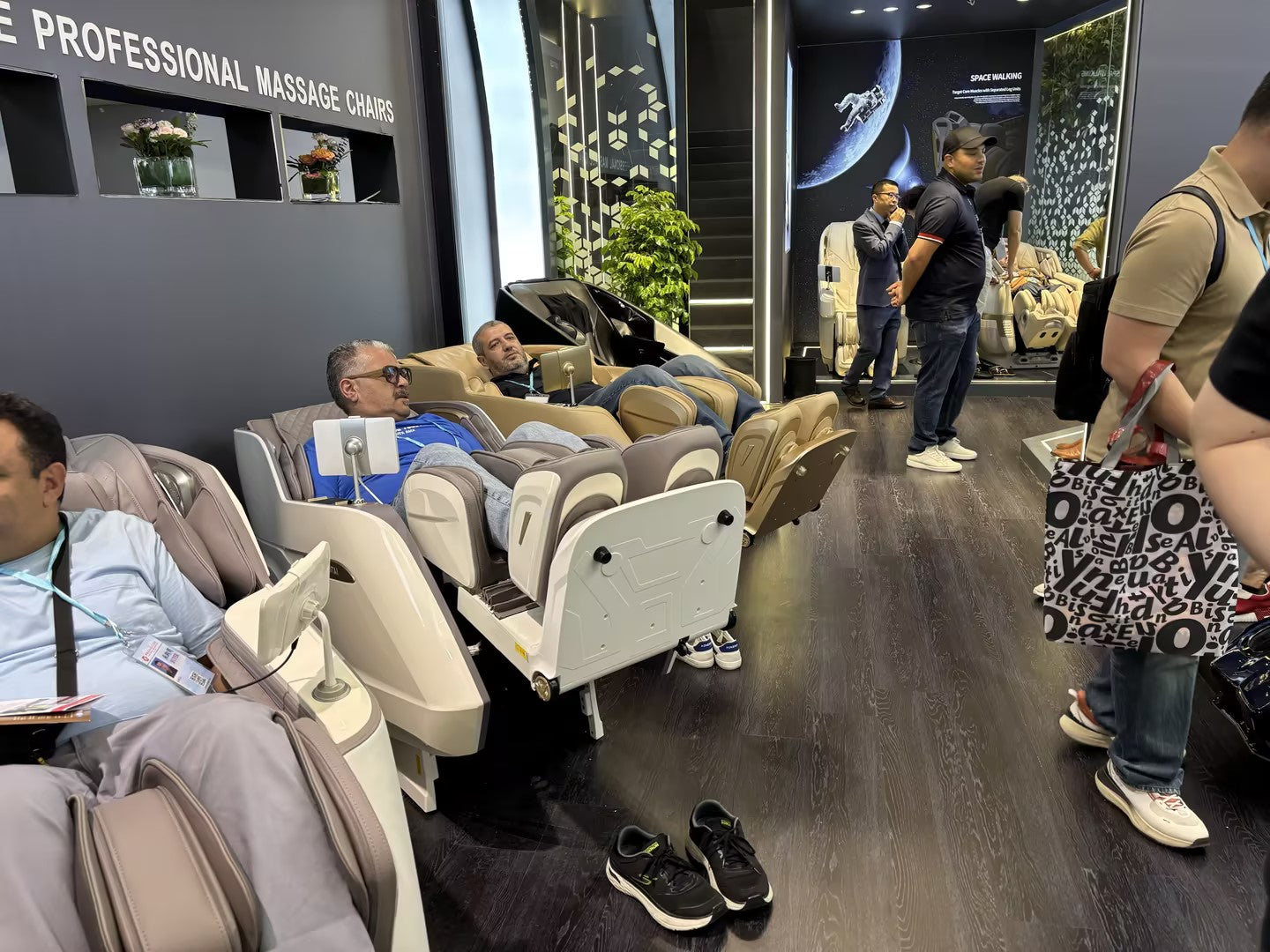 Rotai - Best Massage Chair in Dubai, UAE - Shop massage chairs in Abu Dhabi, UAE, Saudi Arabia كرسي التدليك