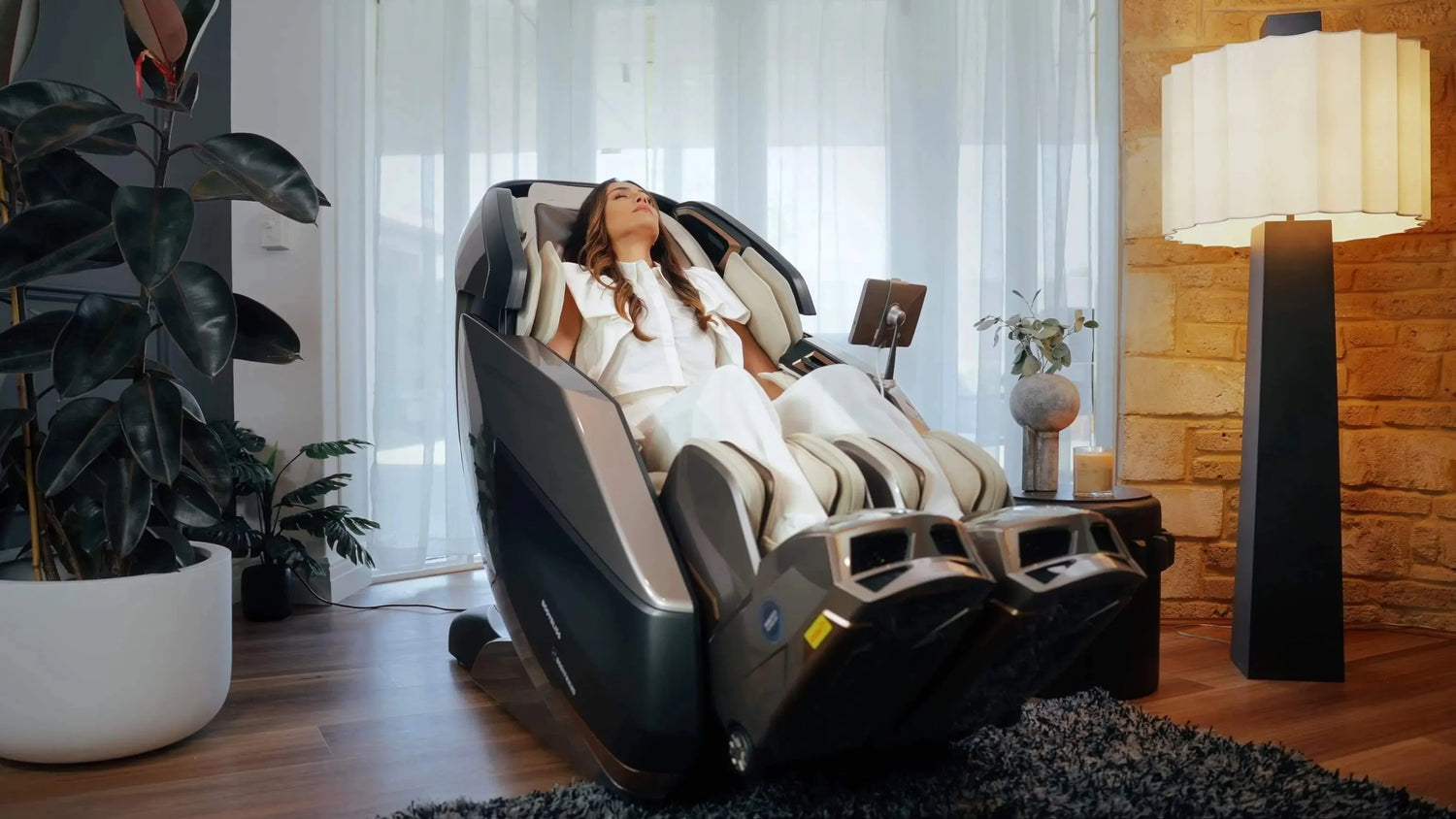 Buy Massage Chair Online in UAE - Rotai - Best Massage Chair in Dubai UAE - Shop massage chairs in Dubai, UAE, Abu Dhabi