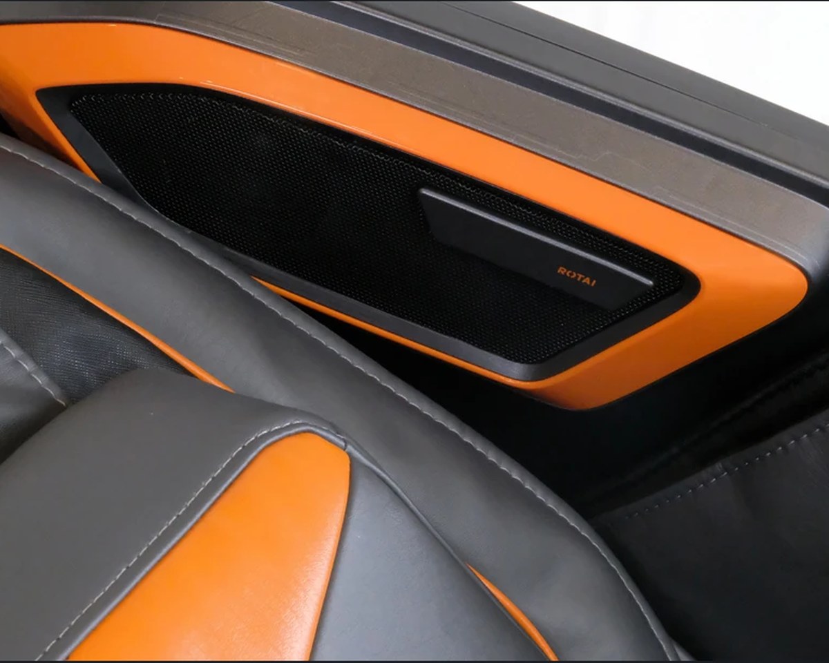 Lambo Luxury Massage Chair Bluetooth surround-sound speaker
